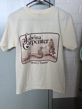 Sabrina Carpenter Short And Sweet Offical Shirt Womens Small